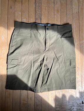 Orvis Men's Tech 38 L Large Performance Active Cargo Shorts Camping Hiking